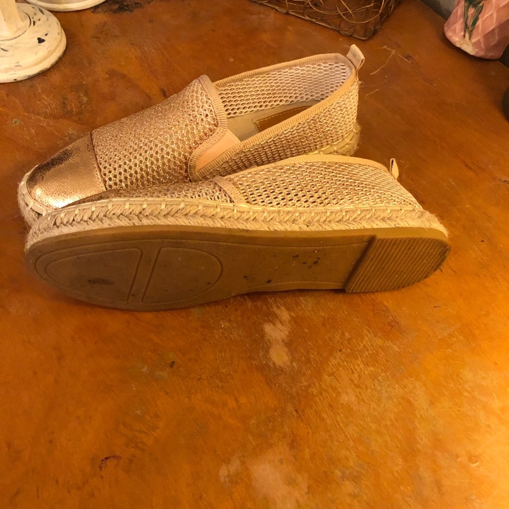 SLIP ON SHOES - Picture 3 of 4
